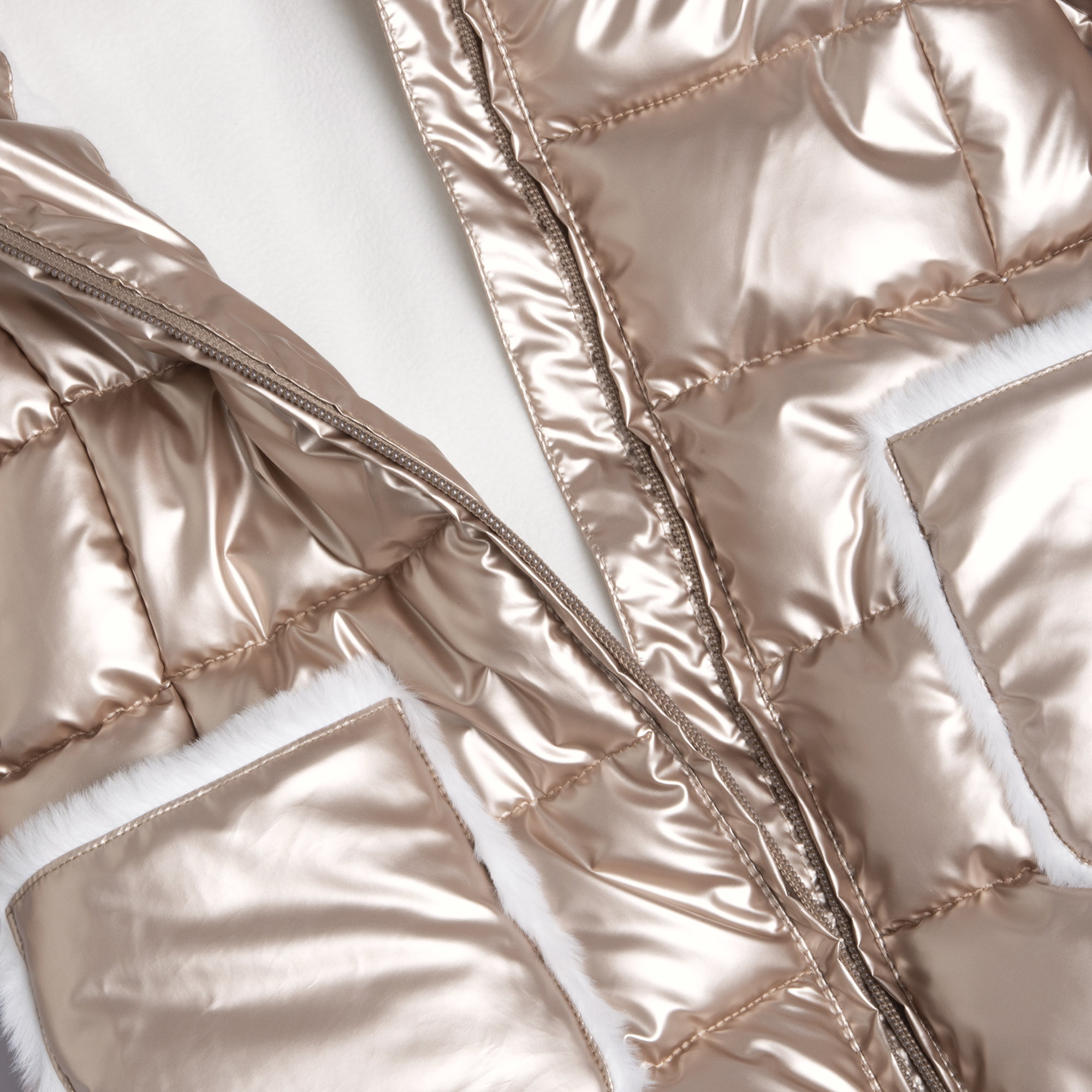 Dívčí prošívaný zimní kabátek Chicco s kožíškem – Růžovozlatá (Rose Gold)